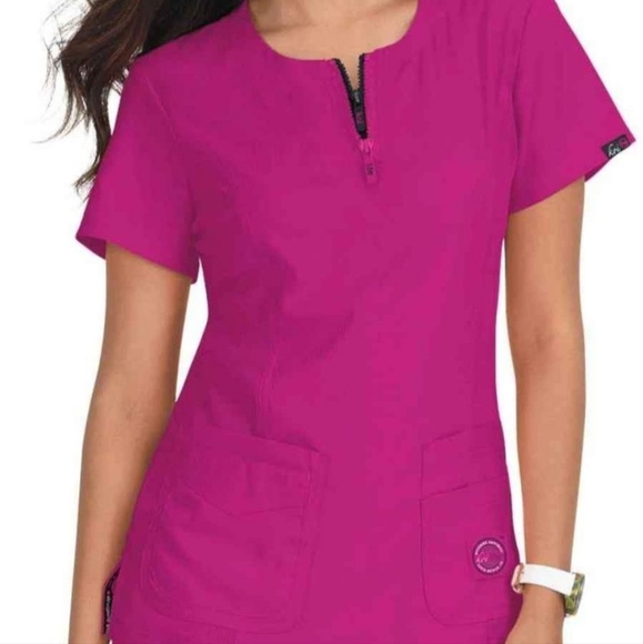 Incredible Deal 3 sets of Designer Scrubs - Picture 6 of 10